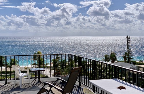 Discovery Bay Condo | 1605 Coral Beach Condo, Grand Bahama. Enjoy oceanfront views & romantic sunsets!