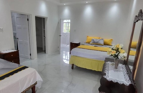 Greenwich Park Villa | 165 m² Villa ∙ 4 bedrooms ∙ 12 guests
