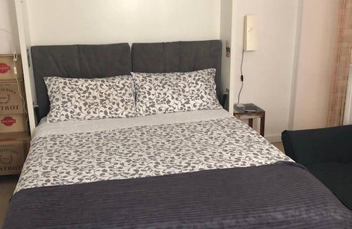Hopital Saint-Louis Apartment | 18 m² Apartment ∙ 1 guest