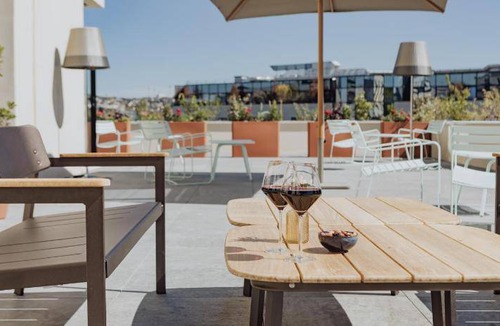 Rueil-Malmaison Hotel | 18 m² Hotel ∙ 10 guests