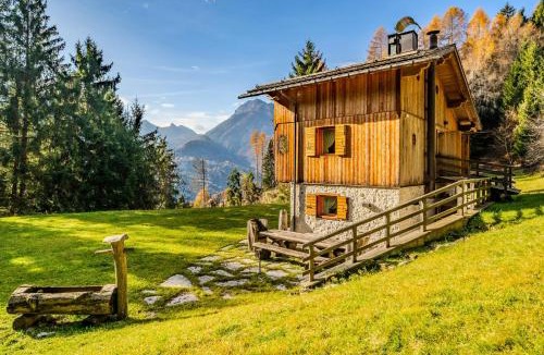 Valle di Cadore House | 18Th-Century Barn Close To Camaiore's Lake