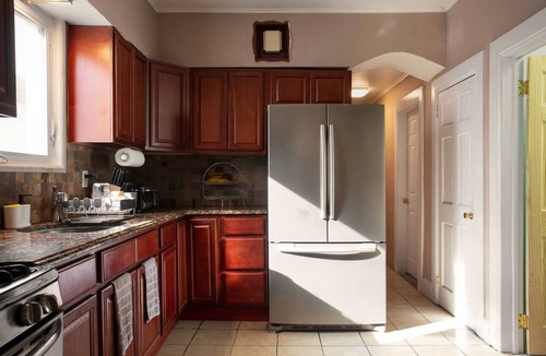 Queens House | 2 Bedrooms in beach town in Queens NYC
