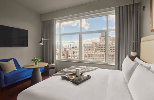 SoHo Hotel | 2 Family-friendly Horizon Suites at ModernHaus SoHo, Rooftop Pool, Pets Allowed!