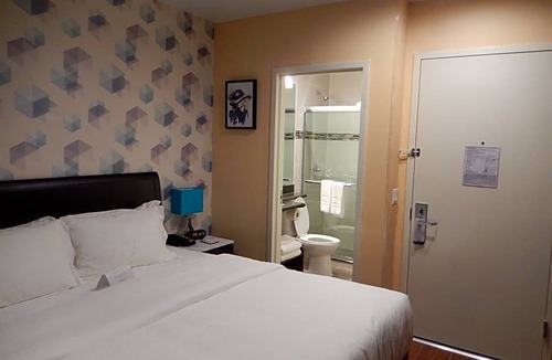 Brooklyn Hotel | 2-Star Hotel ∙ Quality Inn near Sunset Park