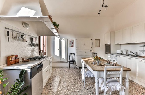 Castello Apartment | 250 m² Apartment ∙ 4 bedrooms ∙ 8 guests