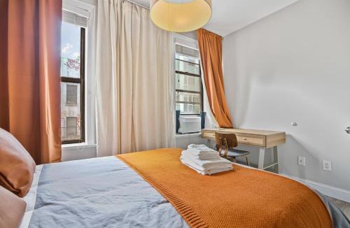 Lower East Side Apartment | 2BD Urban Ease in Lower East Side