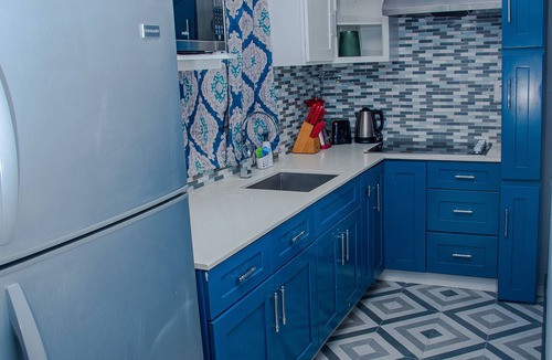 Kingston Apartment | 2Bdrm, Fully A/C, King Bed, Free Wifi, Walking distance from Devon House