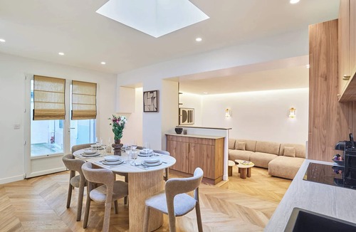 Hopital Saint-Louis Apartment | 2BR With AC Canal Saint-martin
