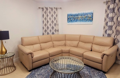 Ditmas Park Apartment | 3-bedroom apartment in charming Brooklyn with AC, WiFi. Enjoy your stay
