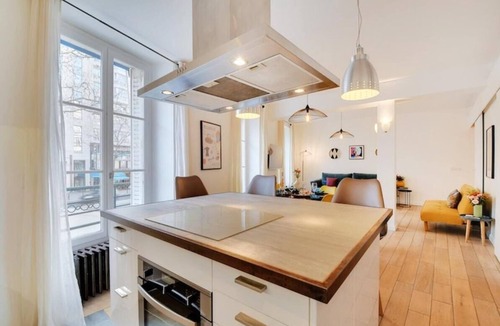 Montparnasse Apartment | 3 BEDROOM BRIGHT & CHEERFUL PARISIAN VACATION RENTAL