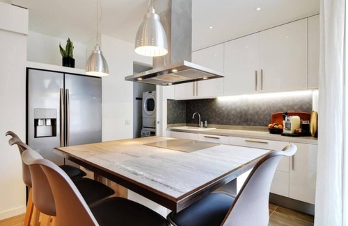 Montparnasse Apartment | 3 BEDROOM BRIGHT & CHEERFUL PARISIAN VACATION RENTAL