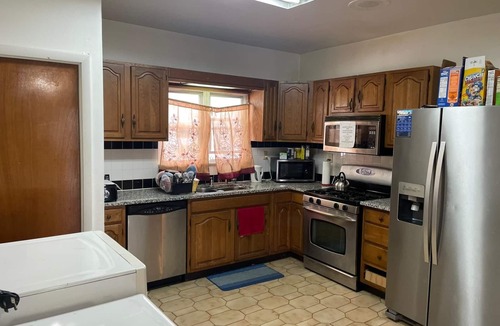 Canarsie House | 3 BEDROOMS HOUSE WITH WOOD FIREPLACE