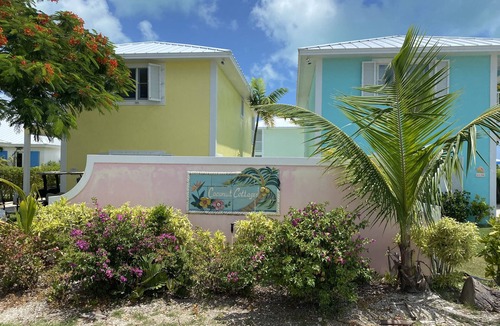 Treasure Cay House | 3 BR sleeps 10 WATER FRONT w BOAT SLIP + FABULOUS POOL