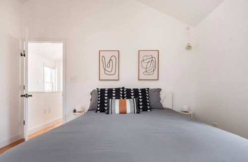 Queens House | 3 min to beach HOT TUB NYC Beach House