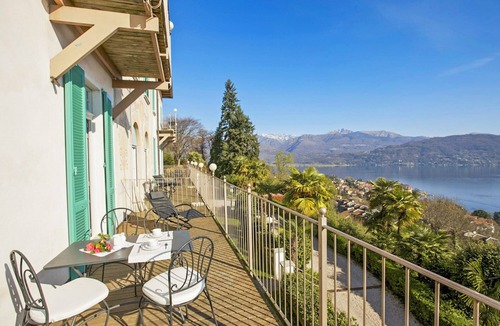 Carciano Apartment | 3-room apartment with balcony in an Art Nouveau villa with communal pool
