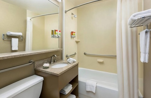 Koreatown House | 3 Units in Convenient Location! Few Steps Away to Empire State Building!