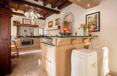 Santa Croce Apartment | 300 m² Apartment ∙ 3 bedrooms ∙ 6 guests