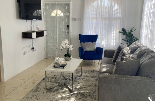 Spring Village House | 30mins away from the airport, 15mins from the famous Hellshire Beach.