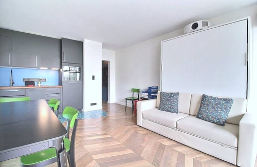 Hopital Saint-Louis Apartment | 32 m² Apartment ∙ 2 guests