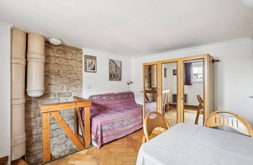Hopital Saint-Louis Apartment | 35 m² Apartment ∙ 1 bedroom ∙ 3 guests