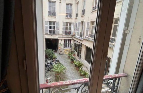 Quartier de Rochechouart Apartment | 37 m² Apartment ∙ 1 bedroom ∙ 2 guests