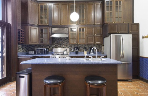 East Harlem Apartment | 3BR |Game Room| Backyard |Patio| US Open Discount