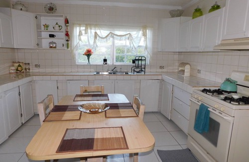 Rock Sound House | 4-bedroom house in fabulous Rock Sound with WiFi, AC on scenic hilltop