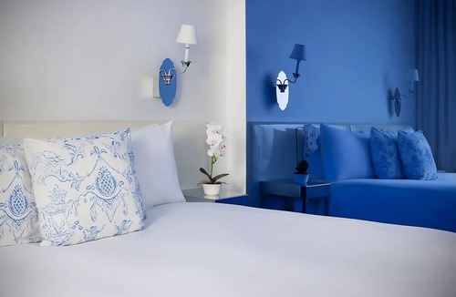 SoHo Hotel | 4 Elegant Deluxe Suites with Living Room! Offering sweeping views of NYC!