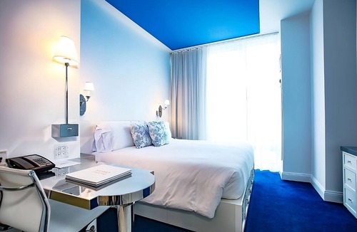 SoHo Hotel | 4 Elegant Deluxe Suites with Living Room! Offering sweeping views of NYC!