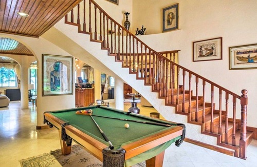Rio Bueno House | 4br Beachfront Villa WiFi/Pool/Housekeeper/Cook