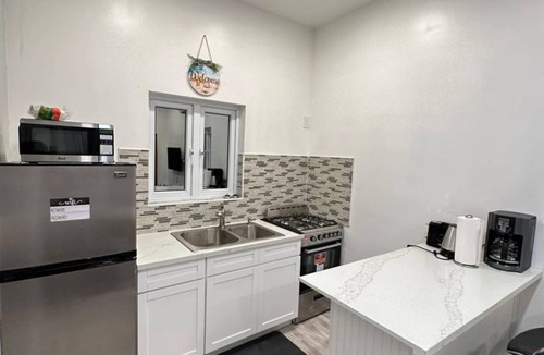 Great Exuma Cottage | 5 min walk or rent a bike to Turtle Beach
