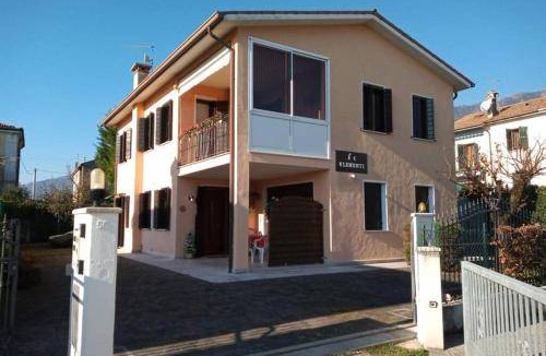Crespano del Grappa Apartment | 80 m² Apartment ∙ 2 bedrooms ∙ 7 guests