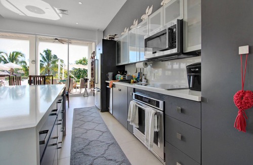 Nassau House | 8BR Waterfront Home Veranera Old Fort Bay, Nassau