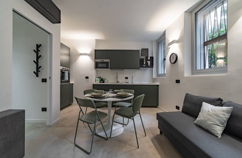 Porta Garibaldi Apartment | 9 min. Walk from Porta Nuova, Design and Elegance
