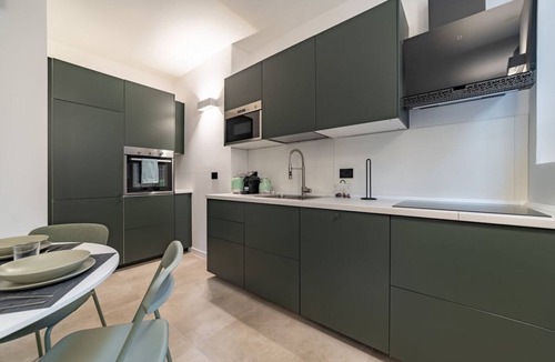 Porta Garibaldi Apartment | 9 min. Walk from Porta Nuova, Design and Elegance