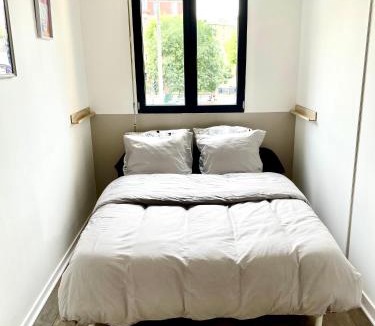 Rueil-Malmaison Apartment | A 10min de Paris La Défense et Roland garros appartement tout confort avec parking et climatisation