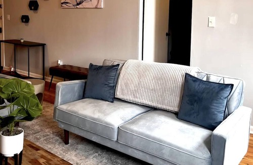 East New York House | A 3 bedroom 1 bathroom can fit 6 guests.nWelcome to your home away from home