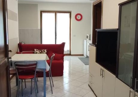 Valtellina Apartment | A 5 min da Tirano Con Box per Moto & Bici
