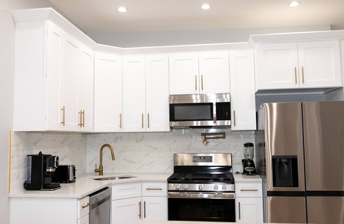 East New York House | A lovely nice building, peaceful, brand new house with furniture, welcoming!n