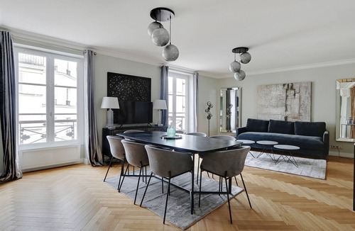 Quartier de la Goutte-d'Or Apartment | A Luxury 3-BR/3BA with A/C in Montmartre