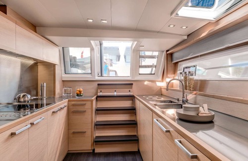 Paradise Island Boat Rental | A stunning Lagoon 630 crewed power catamaran available in the Bahamas.