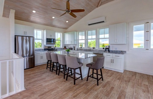 Hope Town House | A ViewFaDayz - Brand New Pool Home with Dock Slip