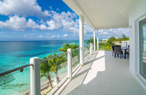 Nassau Apartment | A WONDERFUL New Beachfront Listing in The Bahamas! 3E