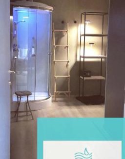 Iseo Bed & Breakfast | ACQUACHIARA ISEO CENTER BED AND BREAKFAST villa with PARKING inside Foresteria