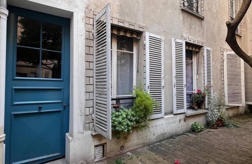 Saint-Victor Apartment | Adorable XIX the Century Apartment. Latin Quarter. Air Conditioned, Wifi Internet