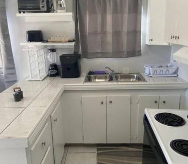 Nassau Apartment | Airy 1-bedroom apartment 3 minutes from Downtown