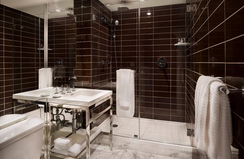 Sutton Place Hotel | AKA Residences Sprawling Deluxe Suite w/WiFi and Access to Pool & Gym