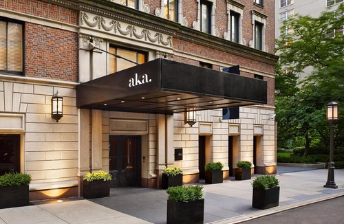 Sutton Place Hotel | AKA Residences Sprawling Deluxe Suite w/WiFi and Access to Pool & Gym