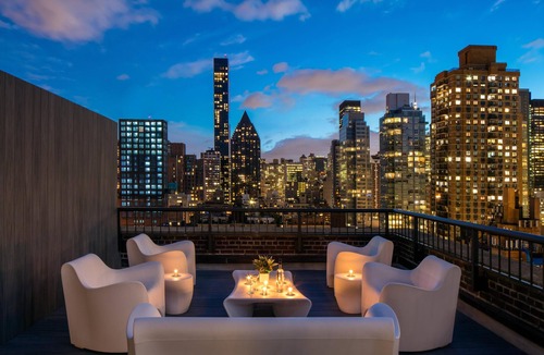 Sutton Place Hotel | AKA Residences Sprawling Deluxe Suite w/WiFi and Access to Pool & Gym
