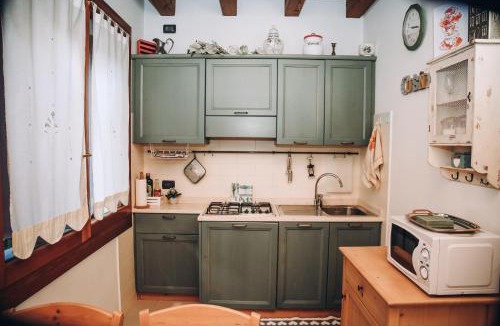 Refrontolo House | Al Moin Beds & Homes